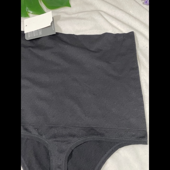 NWT Yummie Shapewear Seamless High Waist Thong‎ in Black [SZ M/L ] - Picture 9 of 11